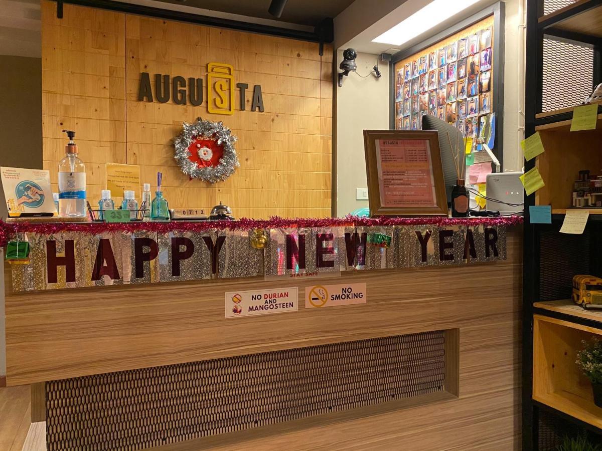 Augusta Hostel Банкок Екстериор снимка