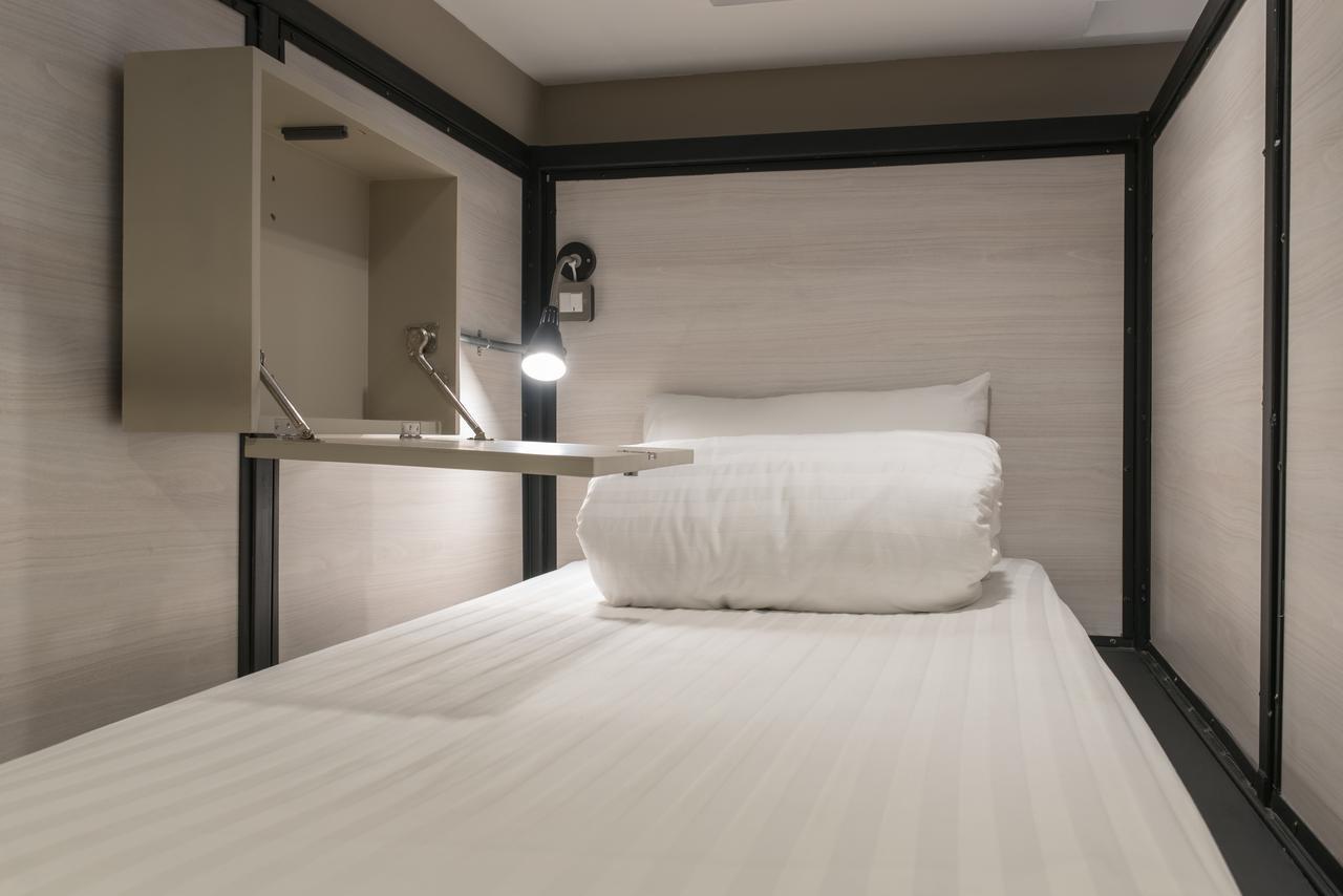 Augusta Hostel Банкок Екстериор снимка