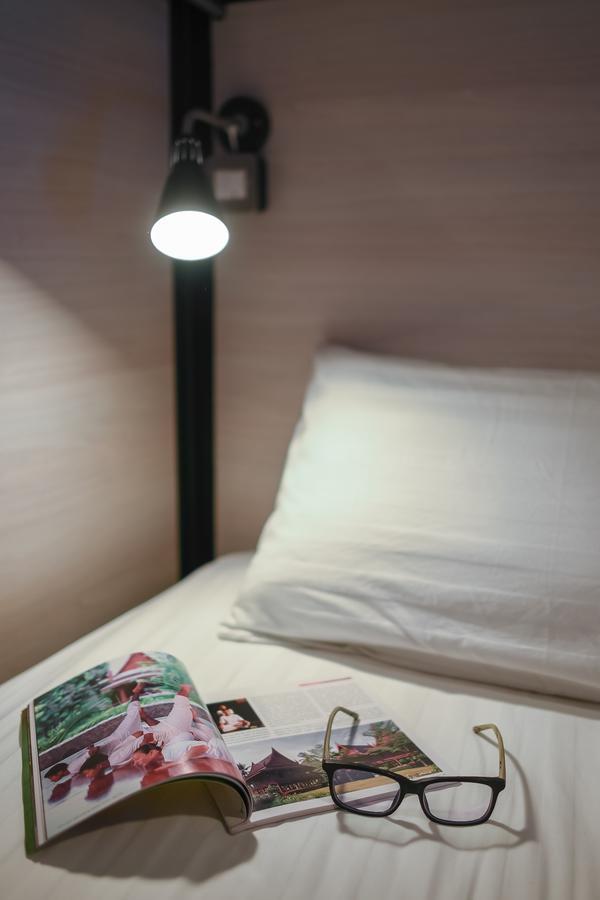 Augusta Hostel Банкок Екстериор снимка