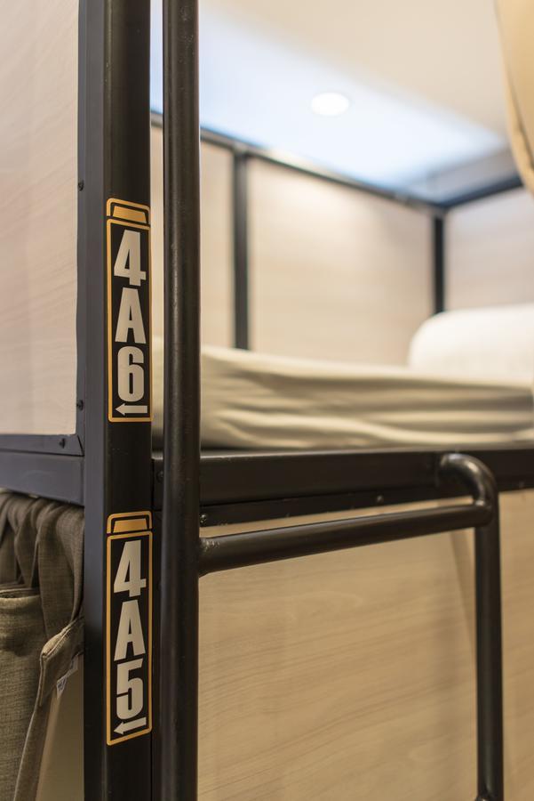 Augusta Hostel Банкок Екстериор снимка