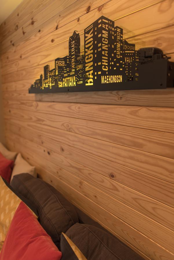 Augusta Hostel Банкок Екстериор снимка