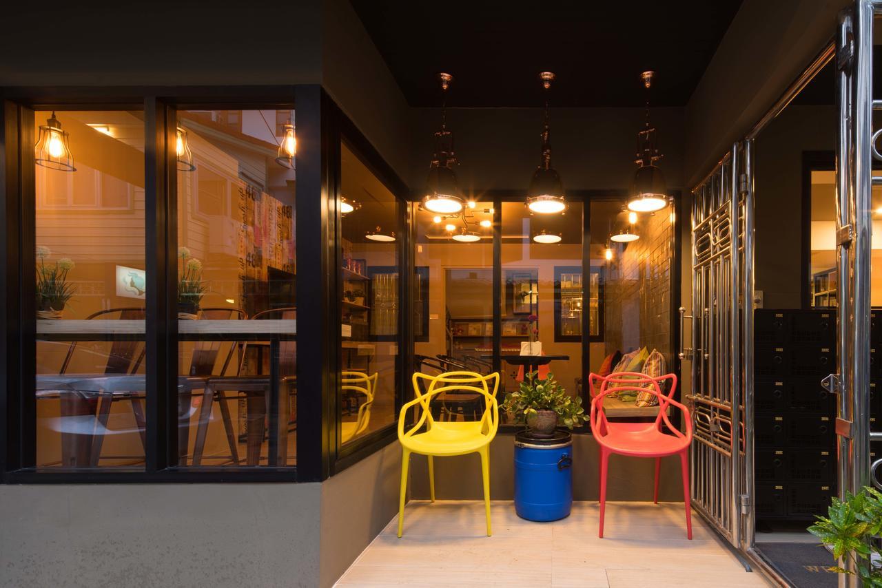 Augusta Hostel Банкок Екстериор снимка