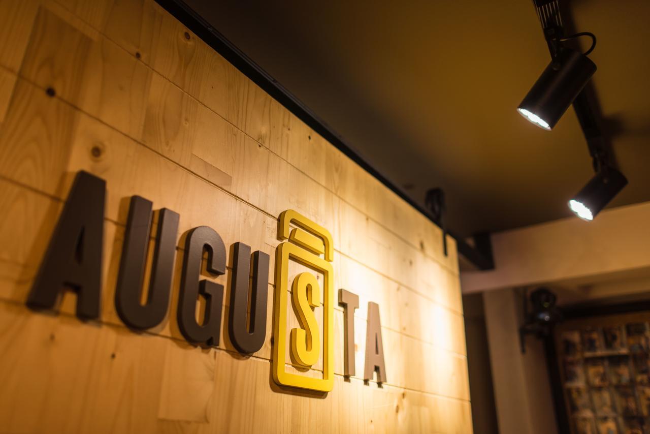 Augusta Hostel Банкок Екстериор снимка
