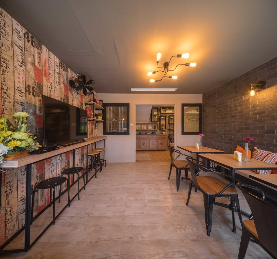 Augusta Hostel Банкок Екстериор снимка