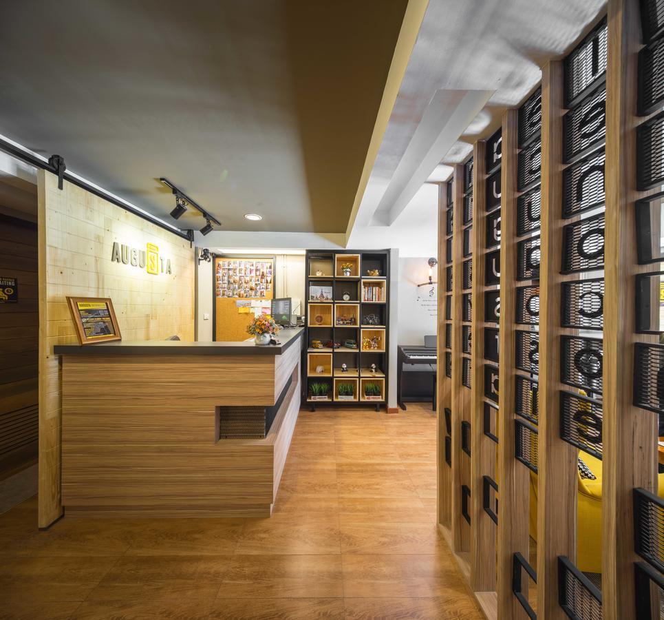 Augusta Hostel Банкок Екстериор снимка