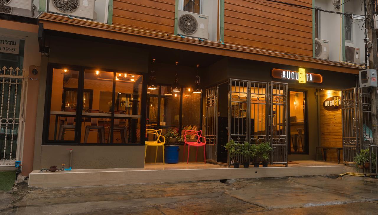 Augusta Hostel Банкок Екстериор снимка