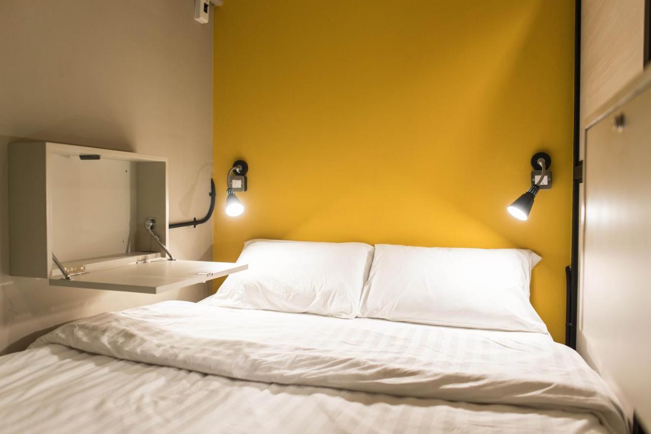 Augusta Hostel Банкок Екстериор снимка